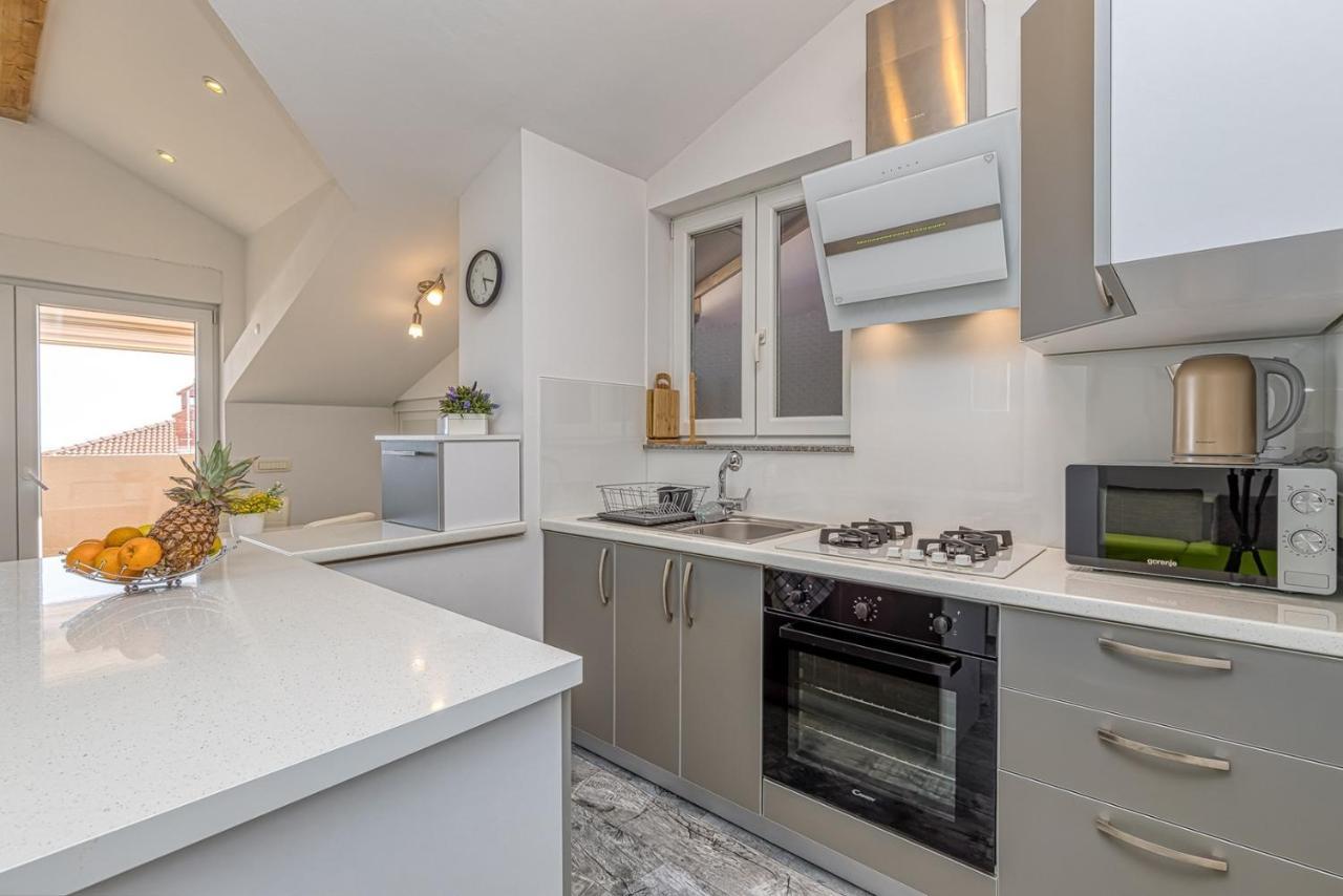 Enjoy At L&C Apartment Rovinj Bagian luar foto
