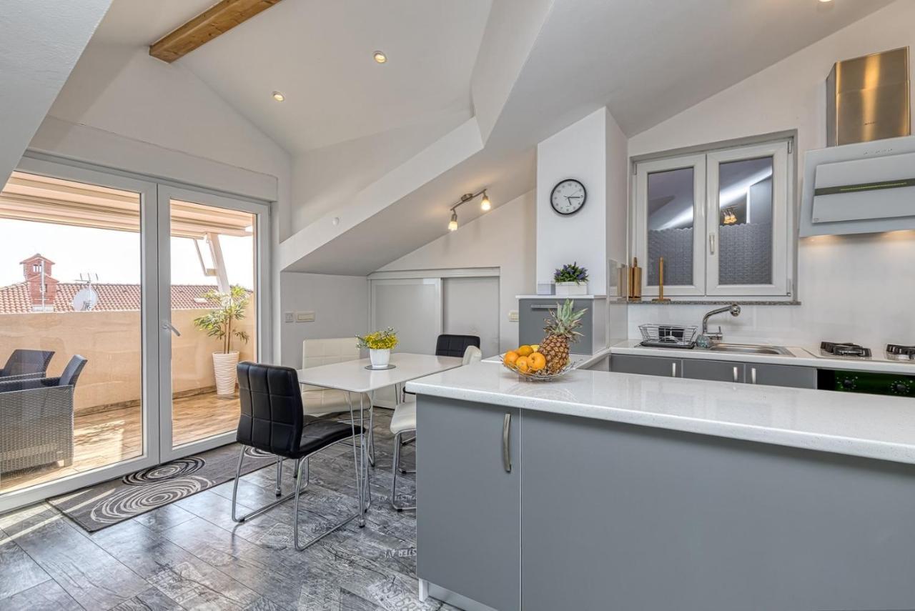 Enjoy At L&C Apartment Rovinj Bagian luar foto
