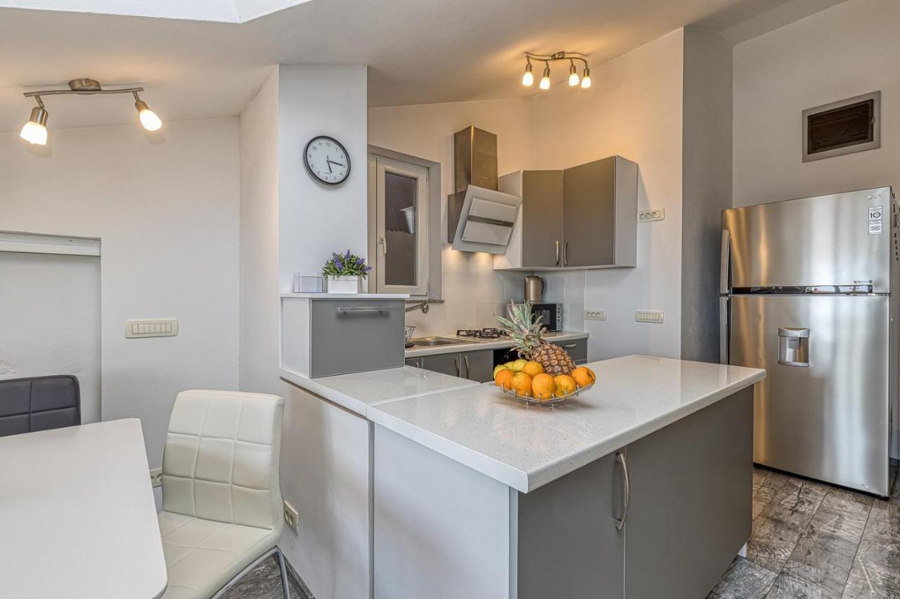 Enjoy At L&C Apartment Rovinj Bagian luar foto
