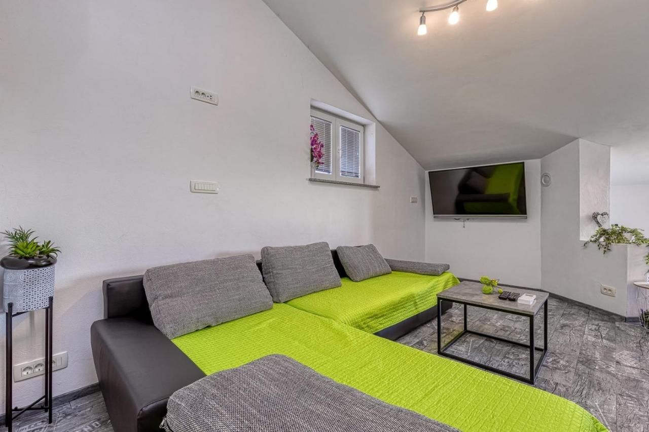 Enjoy At L&C Apartment Rovinj Bagian luar foto
