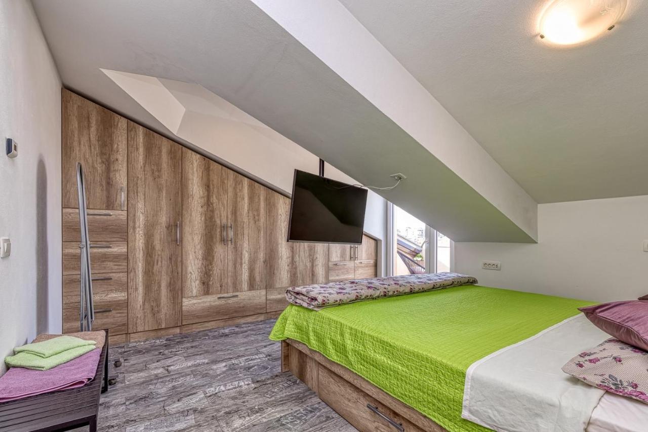 Enjoy At L&C Apartment Rovinj Bagian luar foto